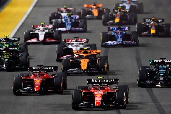 开云体育平台APP-阿斯顿马丁险胜索伯车队，塞恩斯惊艳四座的简单介绍