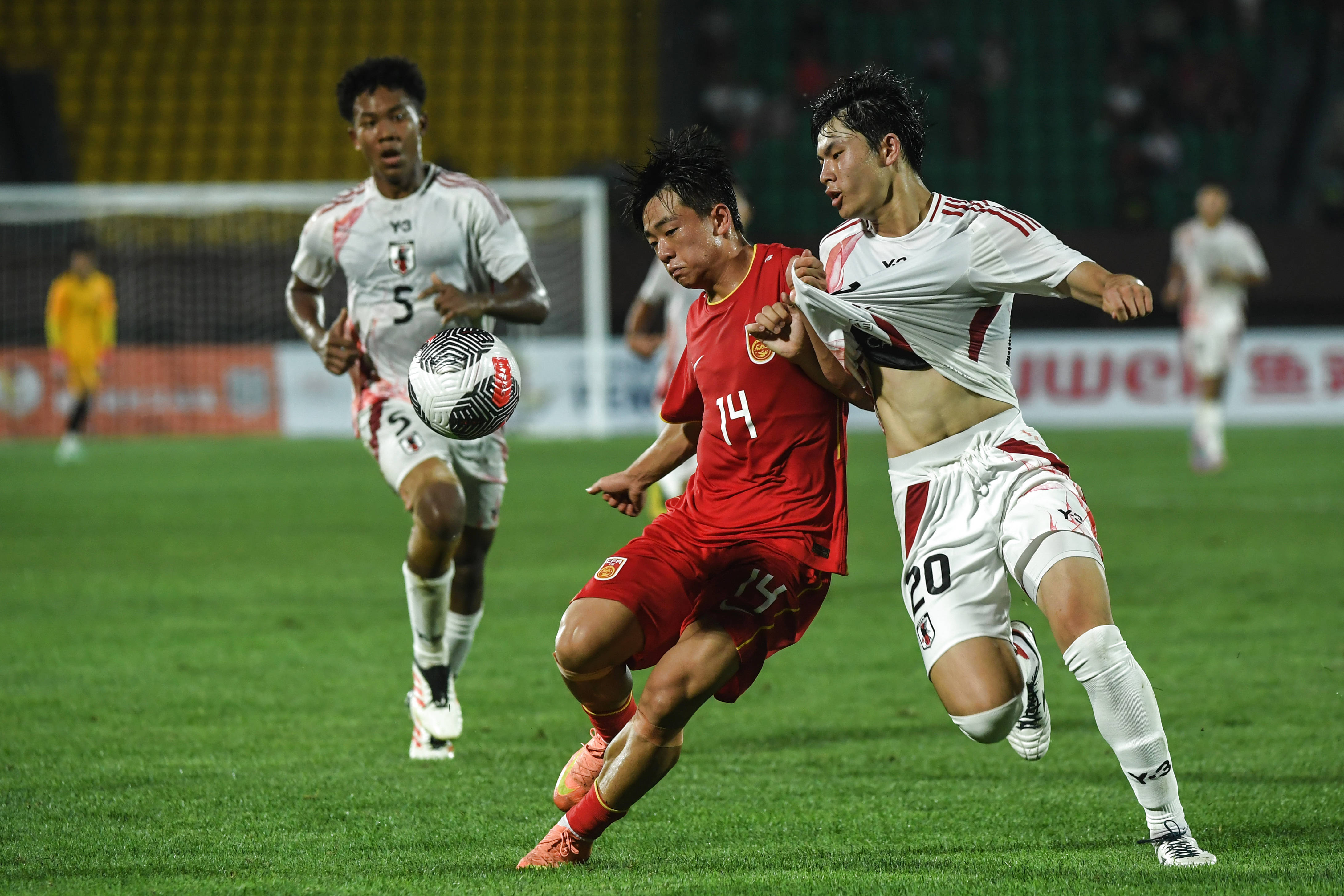 日本队险胜韩国队，黄鸭组合关键制胜的简单介绍