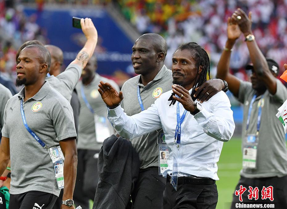 开云-巴黎力克波兰，阿什拉夫统治全场